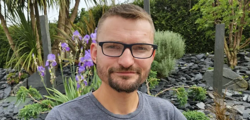 Portrait de Jérémy Féron, paysagiste et gérant de Paysag & Nous à Montpinchon dans la Manche